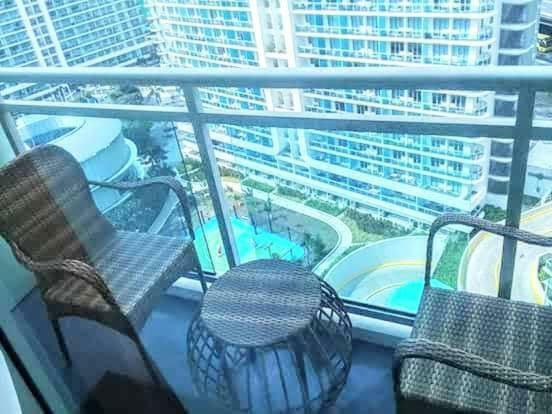 Azure C6 Balcony Wifi Near Mall Airport Multipl Units Manila Exterior photo